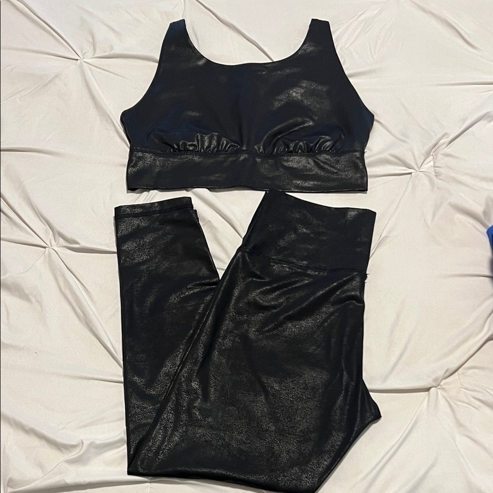 Aerie Goals Leggings + Bra Set